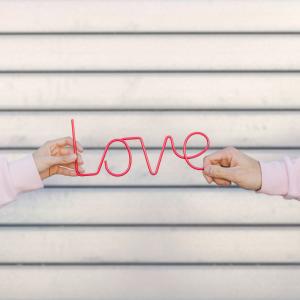 Amore: Il Cuore del Nostro Impegno Ortopedico